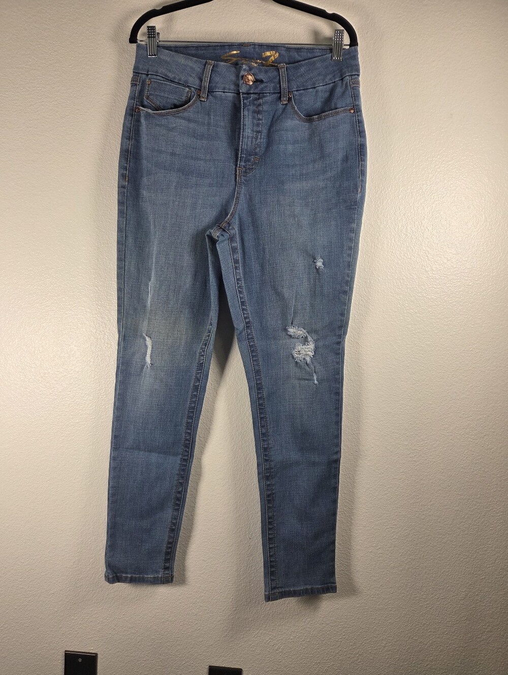 Seven7 Women's Size 12 Light Blue Skinny Highrise Jeans with Distressed Knees